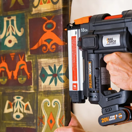 Гвоздезабивной пистолет WORX WX842 аккумуляторный 20V, бесщеточный, с АКБ на 2 Ач и ЗУ, в сумке 